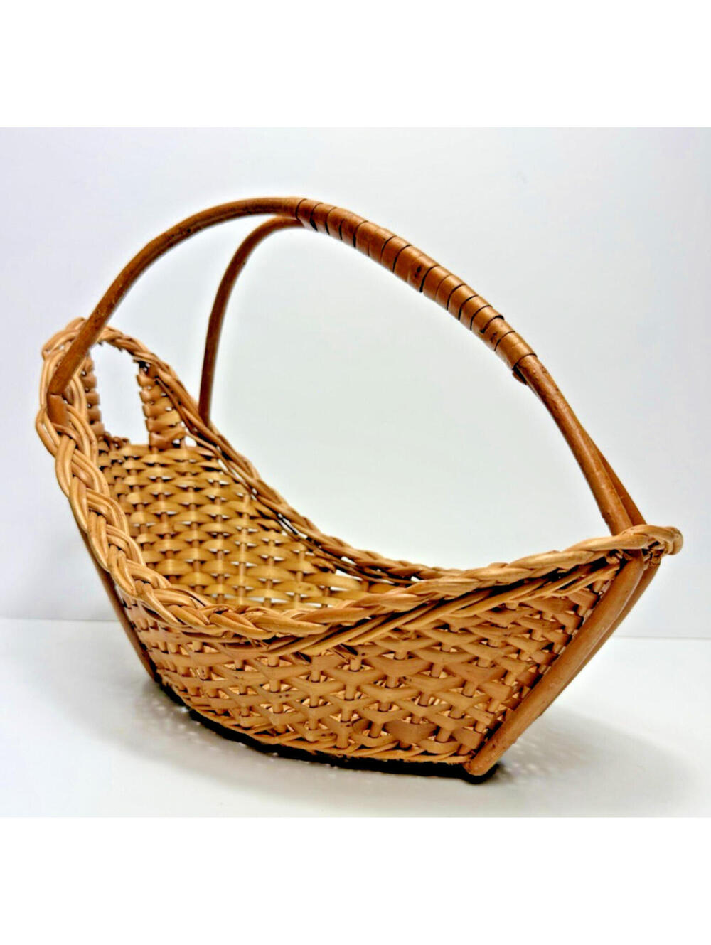Vtg Wicker Wine Bottle Basket Carrier Holder Handled Server Pouring Country